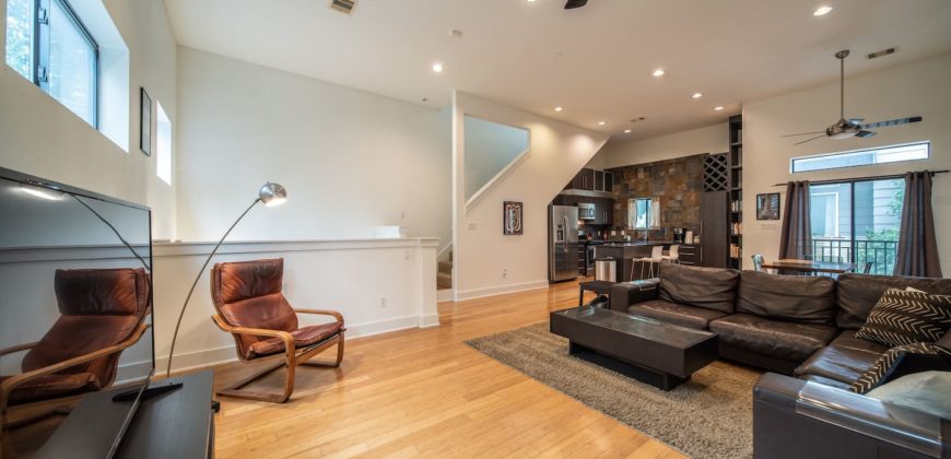 3 bedroom townhome with private garage in Houston