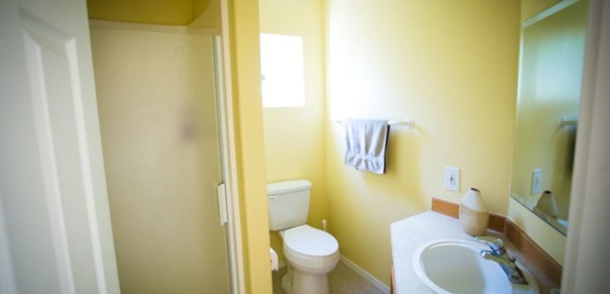Spacious 2 bedroom townhome in Redmond