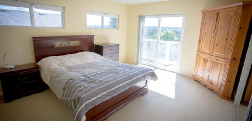 Spacious 2 bedroom townhome in Redmond