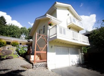 Spacious 2 bedroom townhome in Redmond