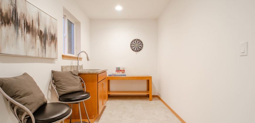 5 bedroom townhome in Seattle