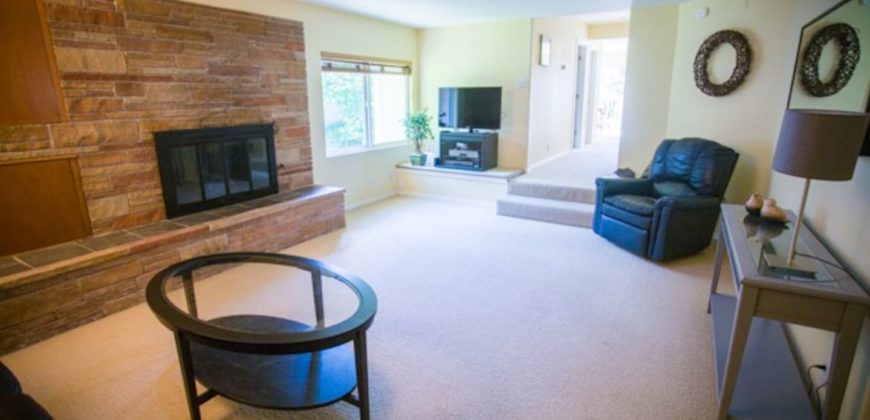 Spacious 2 bedroom townhome in Redmond