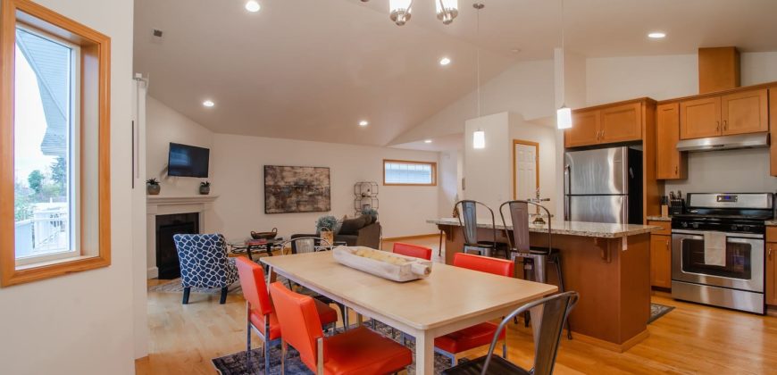 5 bedroom townhome in Seattle