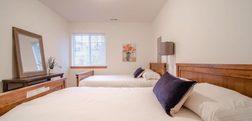 5 bedroom townhome in Seattle