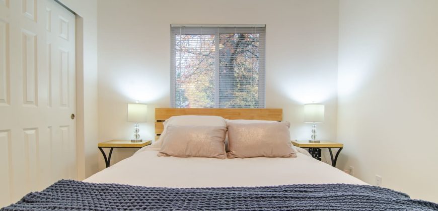 5 bedroom townhome in Seattle