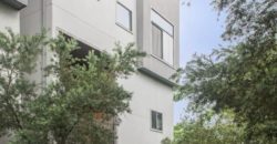 3 bedroom townhome with private garage in Houston