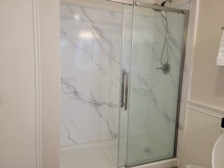 Why no grout showers are becoming popular in Gulf Breeze, Florida